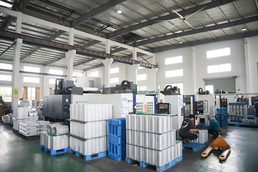 ศูนย์เครื่องจักรกล